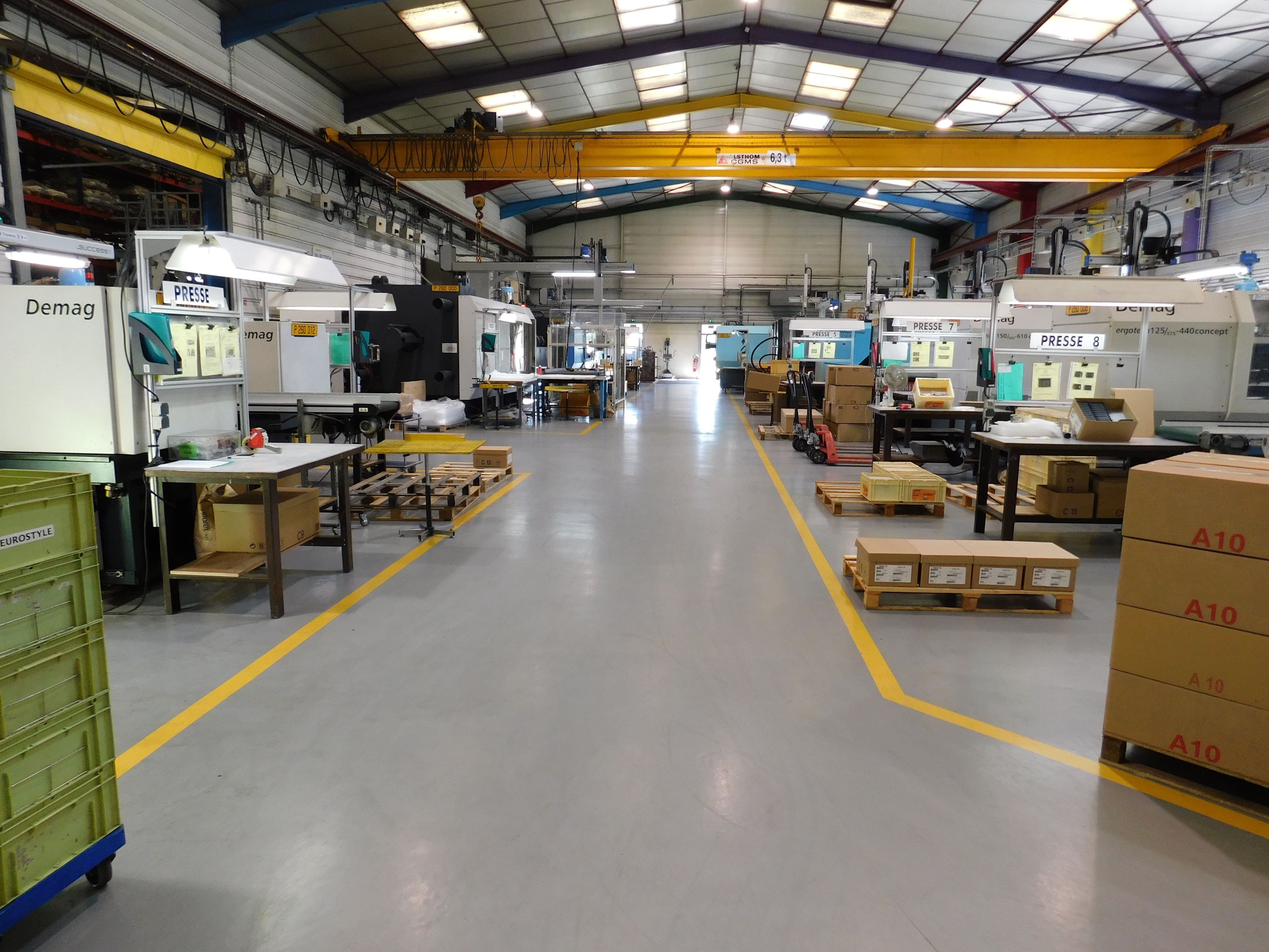 Atelier de RIAL SAS, usine de fabrication de pièces plastiques par injection